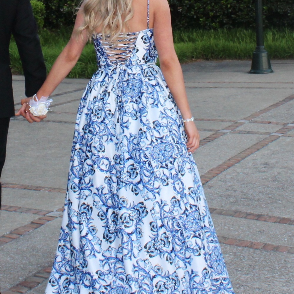 Prom dress